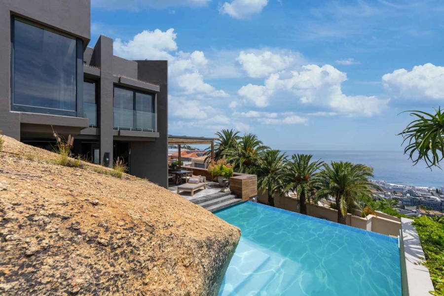 4 Bedroom Property for Sale in Fresnaye Western Cape